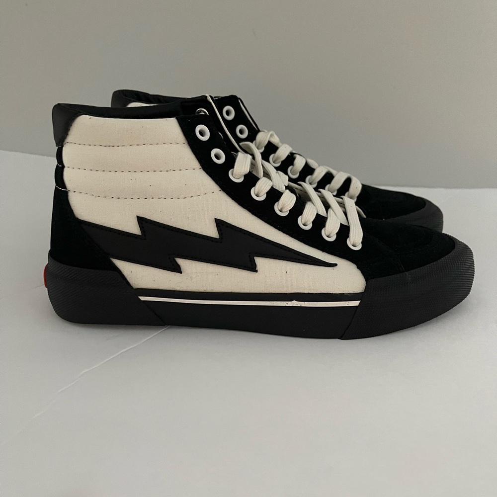 🦋NEW IN BOX Revenge X Storm Hi-Top White/Black Sneakers, Unisex Mens 8M/9.5W